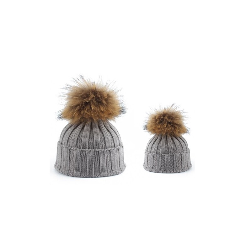 Le bonnet à pompons moelleux de l'hiver - Odette & Lulu